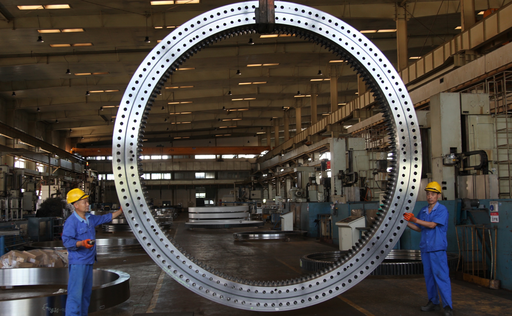 中國(guo)至今仍未攻(gong)克的尖端裝(zhuang)備:高端軸承(chéng),德日用十倍(bei)高價賣給中(zhōng)國