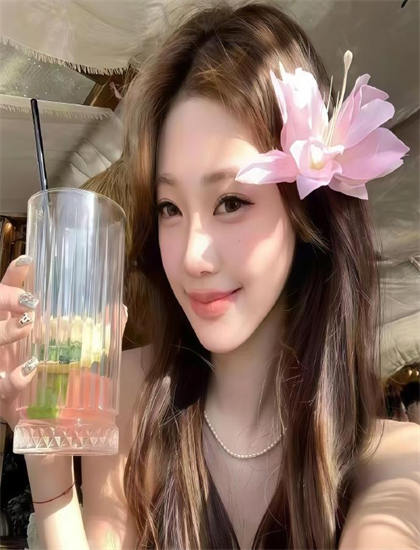 专业解读：《沉沦她的feng情万种》的文化符号与象征意义——艺术与技术的完美结合